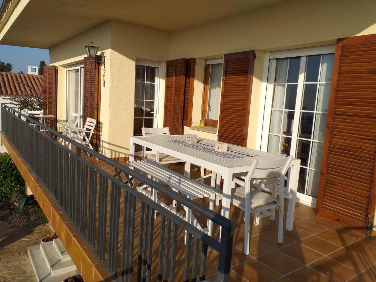 Sunny Holiday Home Creixell Exterior photo