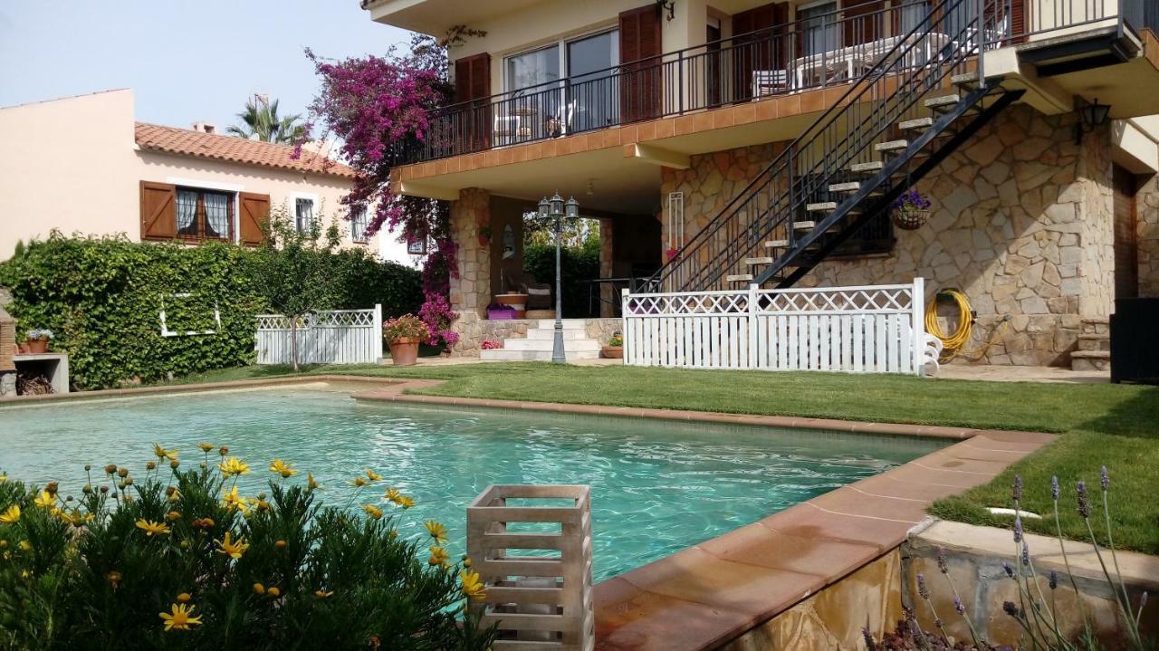 Sunny Holiday Home Creixell Exterior photo